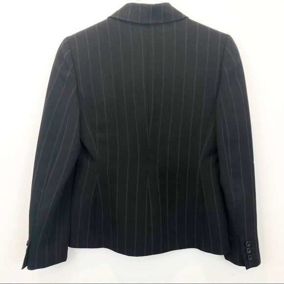 Ann Taylor petite 3 button pinstriped blazer size 0 Petite - Picture 6 of 8